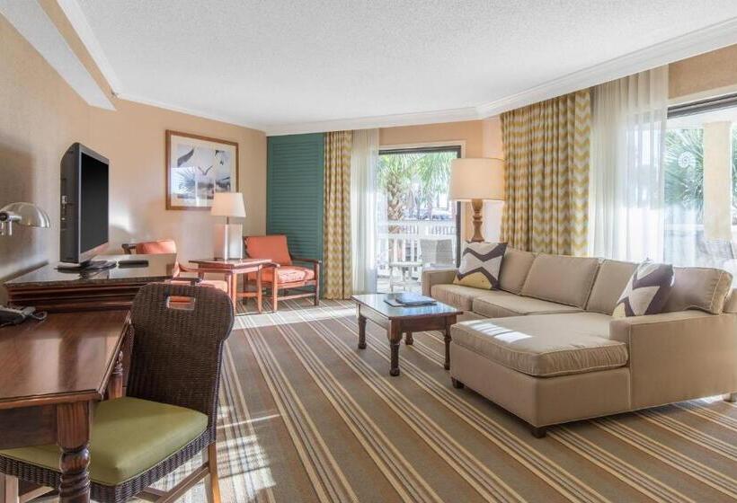 Deluxe Suite King-Size Franciággyal, Omni Hilton Head Oceanfront Resort