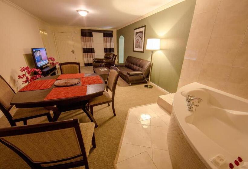 Estudi Deluxe, Ramada By Wyndham Houston Intercontinental Airport East