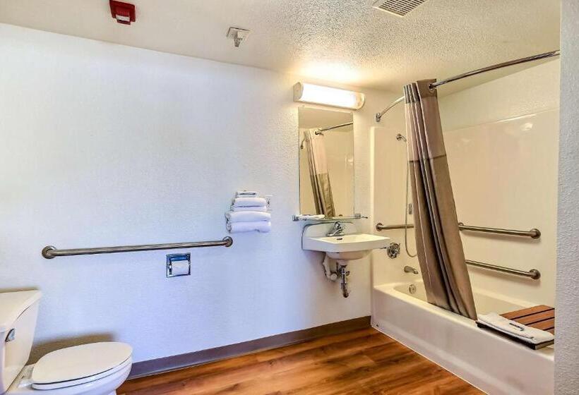 장애인을 위한 스탠다드 룸, Motel 6oakland, Ca  Embarcadero