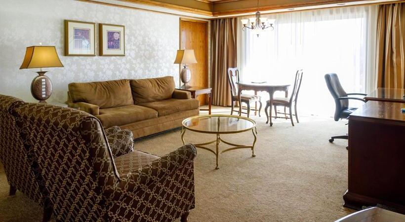 سوییت, Maverick Hotel And Casino By Red Lion Hotels
