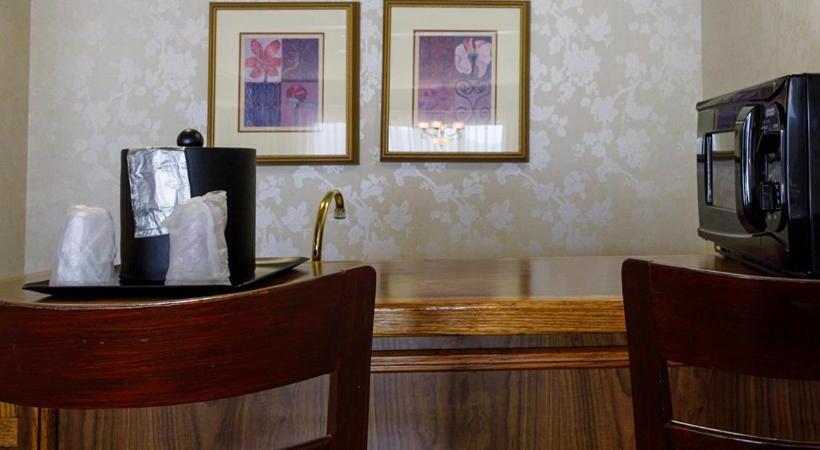 سوییت, Maverick Hotel And Casino By Red Lion Hotels