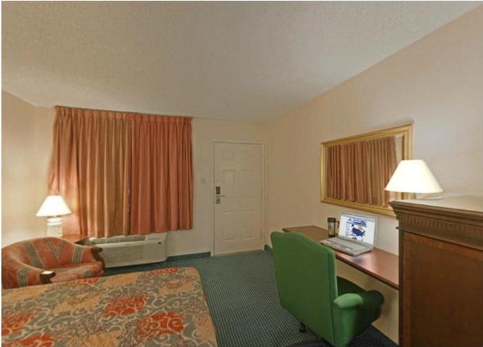 キングサイズベッドのスタンダードルーム, Americas Best Value Inn Laredo