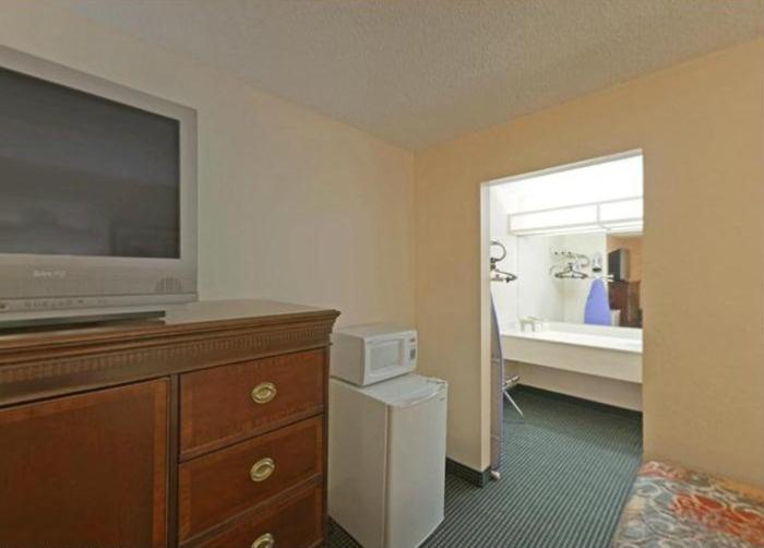 スタンダード４人部屋, Americas Best Value Inn Laredo