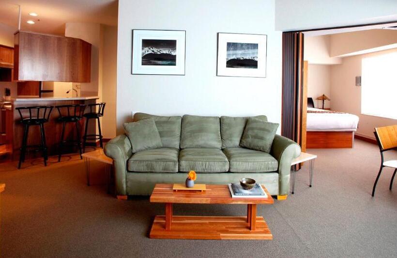 Люкс, Squaw Valley Lodge