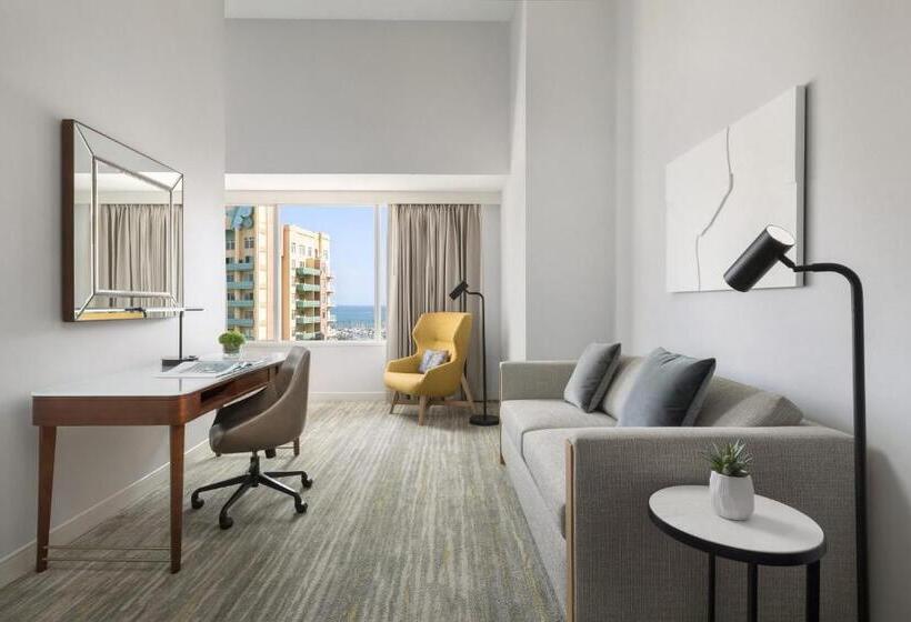 Люкс Executive Кровать Кинг, The Westin Long Beach