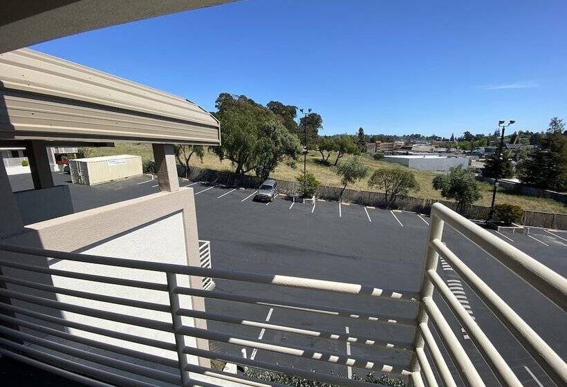 Номер Deluxe, Budget Inn Of Hayward