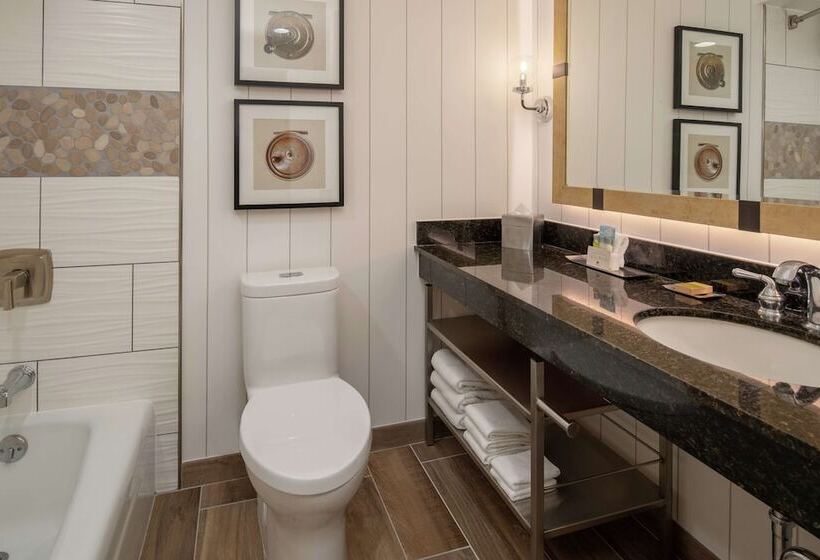 Номер Стандарт 2 Двуспальные Кровати, Doubletree By Hilton Hotel Missoula   Edgewater