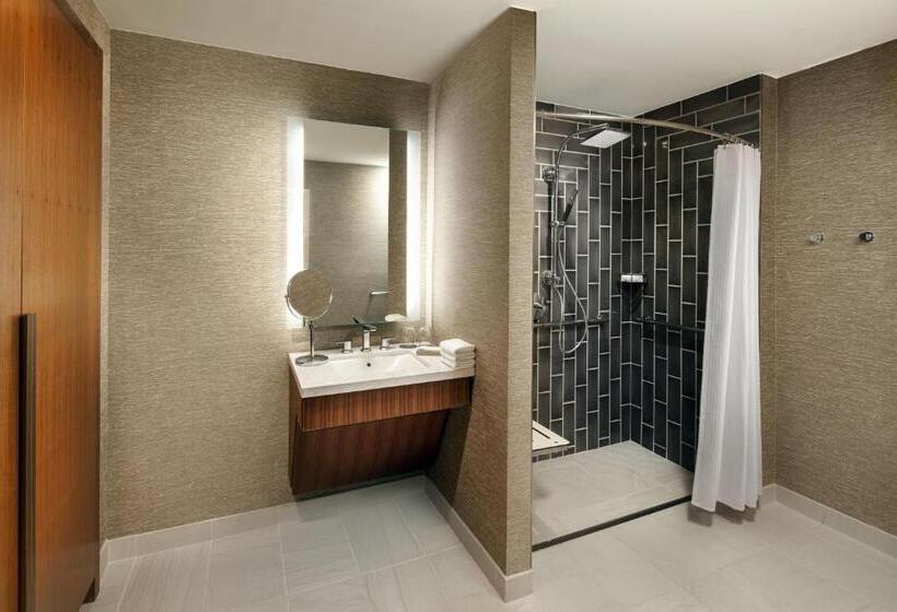 Номер Deluxe, The Westin Galleria Houston