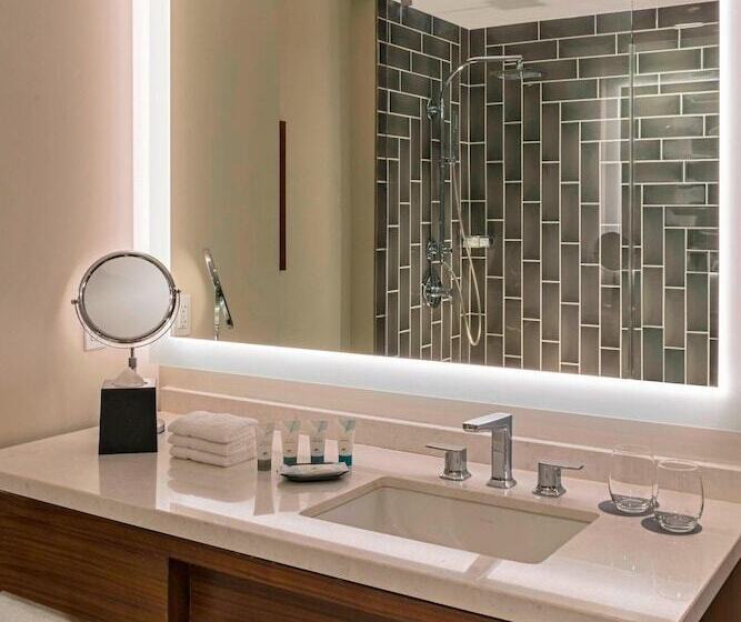 Номер Премиум, The Westin Galleria Houston