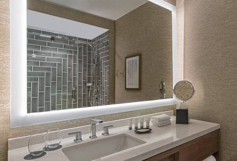 Номер Deluxe, The Westin Galleria Houston