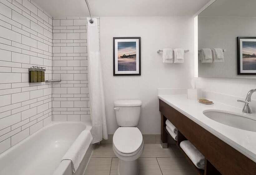 Стандартный Номер Кровать Кинг, The Woodlands Resort, Curio Collection By Hilton