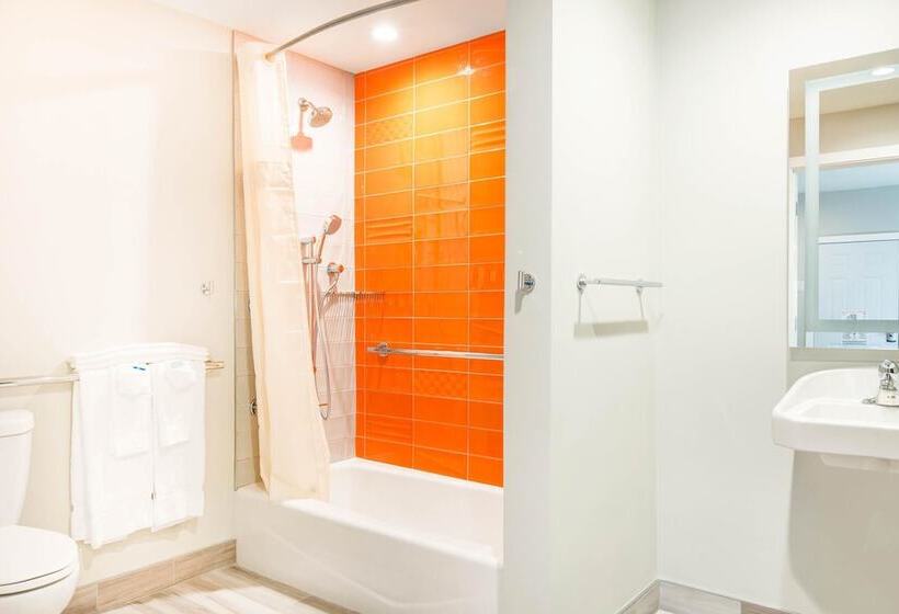 Номер Стандарт 2 Двуспальные Кровати, Rodeway Inn Near Melrose Ave