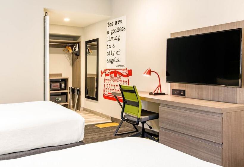 Номер Стандарт 2 Двуспальные Кровати, Rodeway Inn Near Melrose Ave