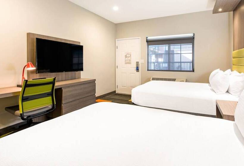 Номер Стандарт 2 Двуспальные Кровати, Rodeway Inn Near Melrose Ave