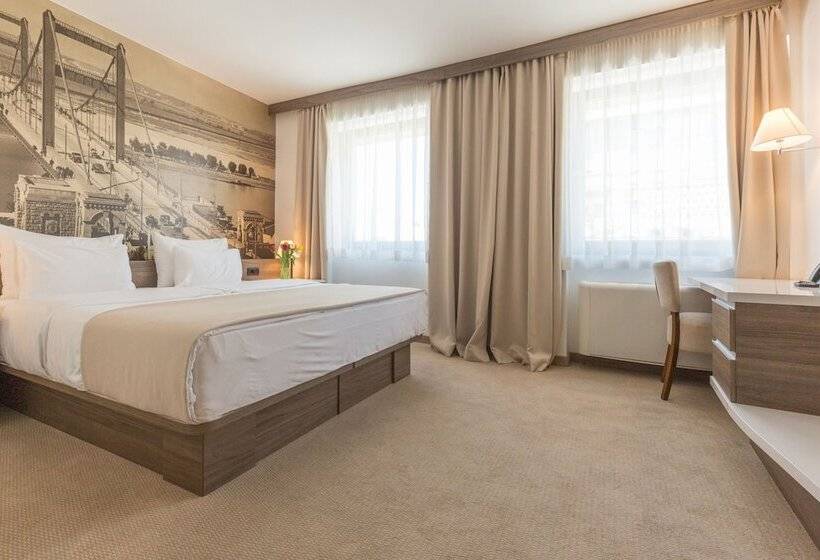اتاق استاندارد با تخت بزرگ برای معلولان, Royal Inn