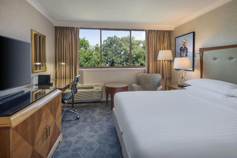 اتاق سوپریور با تخت بزرگ, Delta Hotels By Marriott Swindon