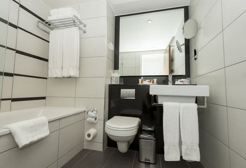 Номер Deluxe, Doubletree By Hilton London Kensington
