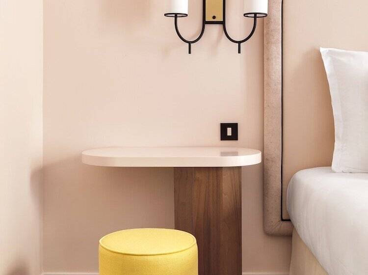 Habitación Triple Estándar, Bienvenue