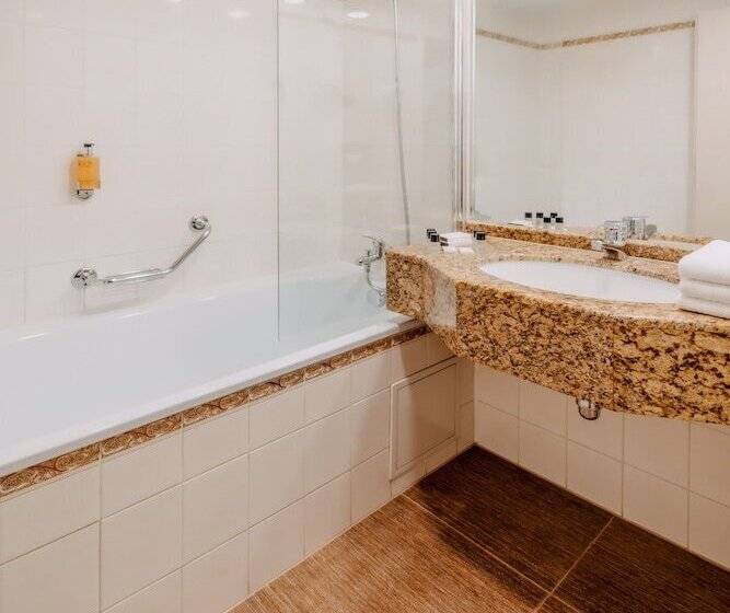 Номер Economy, Plaza Prague Hotel   Czech Leading Hotels