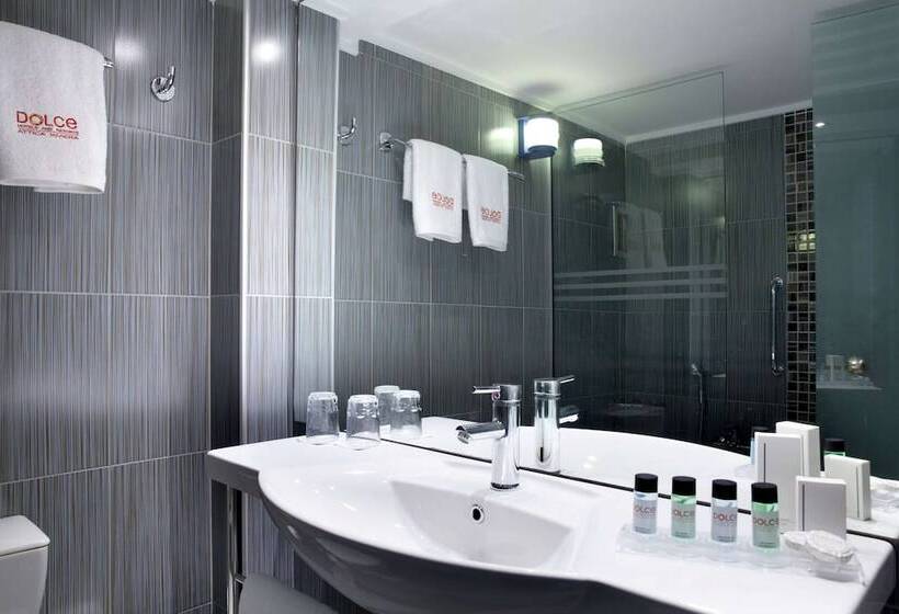 Номер Deluxe Вид на Море, Dolce By Wyndham Athens Attica Riviera