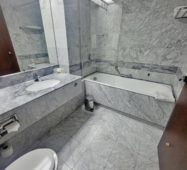 Quarto deluxe, Tower Genova Airport   Hotel & Conference Center