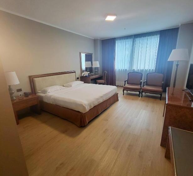 Quarto deluxe, Tower Genova Airport   Hotel & Conference Center