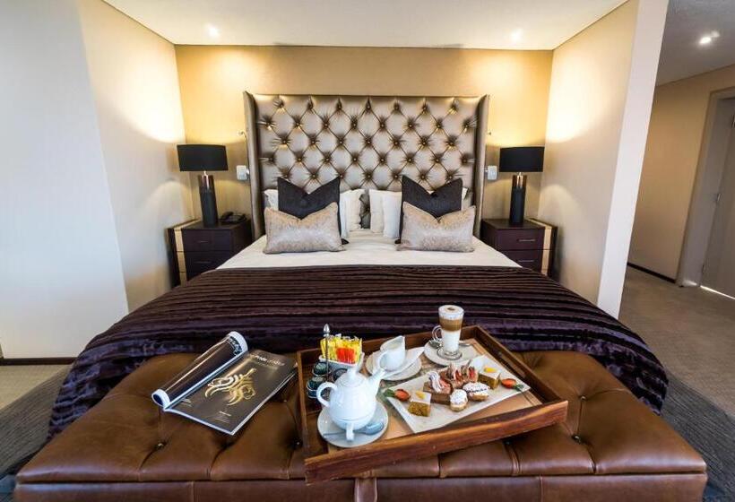 سوییت لوکس, Windhoek Country Club Resort