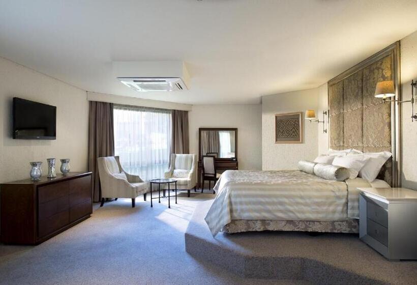 سوئیت پرزیدنت, Windhoek Country Club Resort