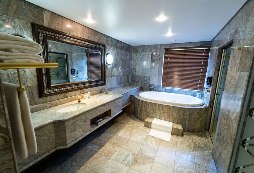سوئیت پرزیدنت, Windhoek Country Club Resort