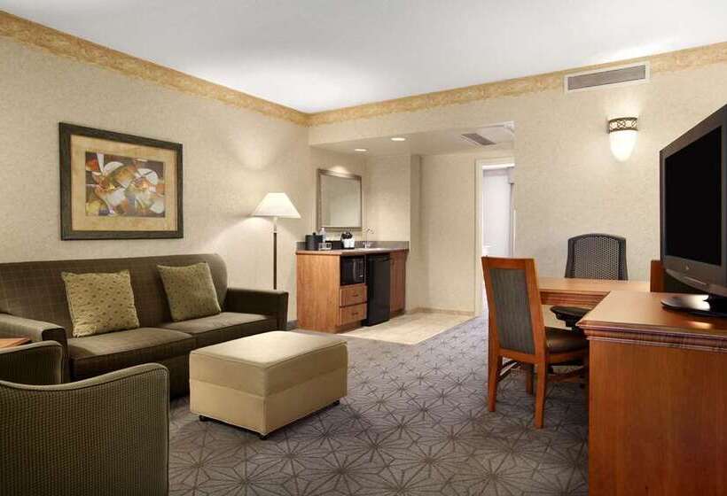 Люкс, Embassy Suites Hotel Charlotte