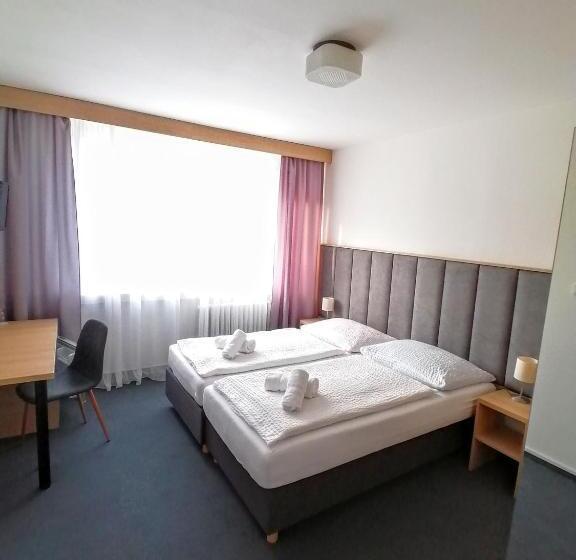 Номер Стандарт, Horský Hotel Jelenovská S Bazénem V Ceně