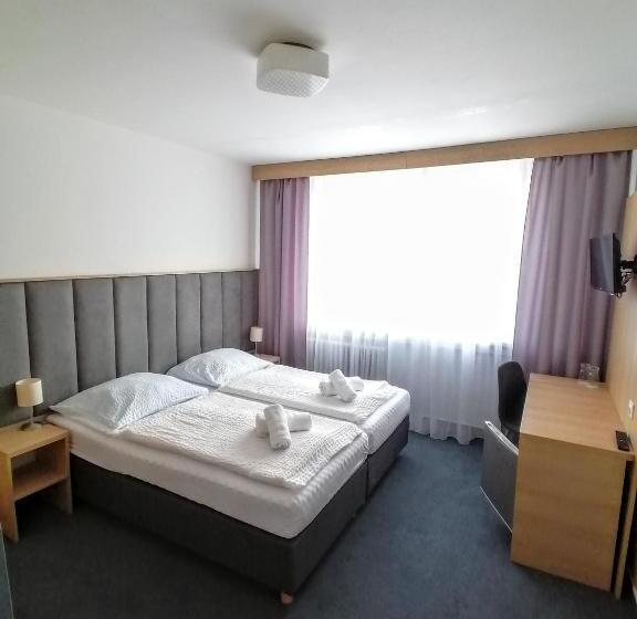 Люкс, Horský Hotel Jelenovská S Bazénem V Ceně