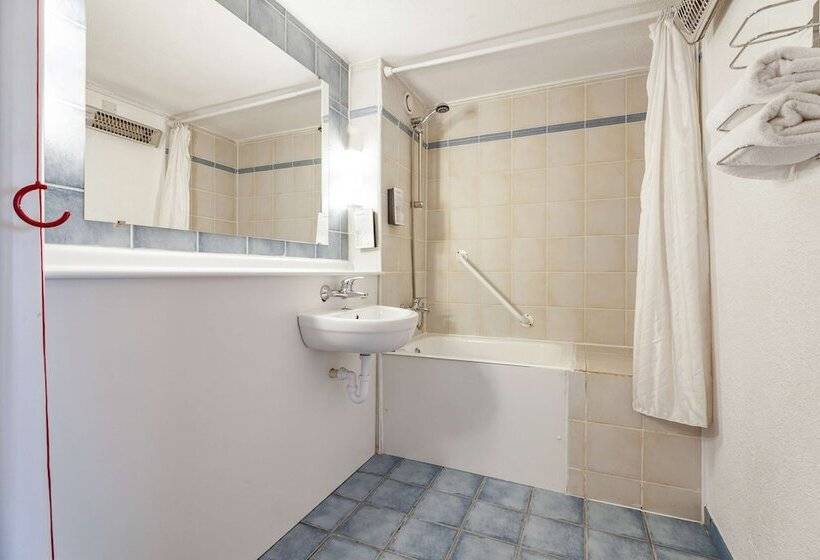 Номер Стандарт, Campanile Hotel Wakefield