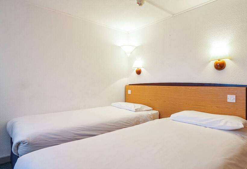 Номер Стандарт, Campanile Hotel Wakefield