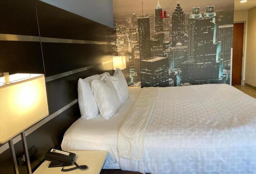 Номер Стандарт Кровать Кинг Адаптированный для Инвалидов, Clarion Pointe Atlanta Airport College Park