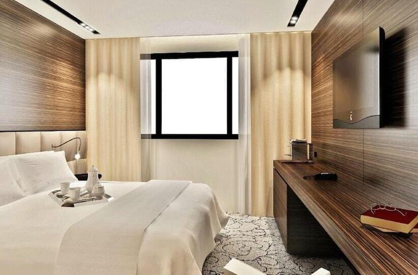 Полулюкс, Howard Hotel Paris Orly Airport