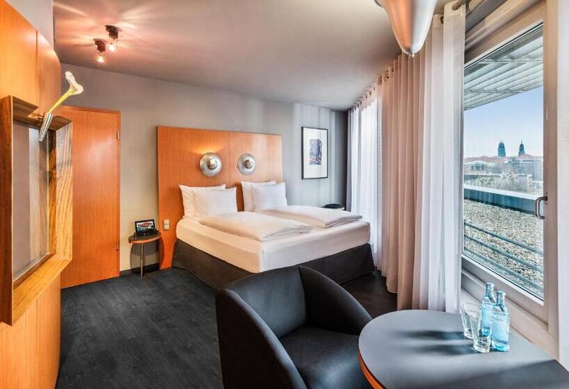 Полулюкс, Penck Hotel Dresden