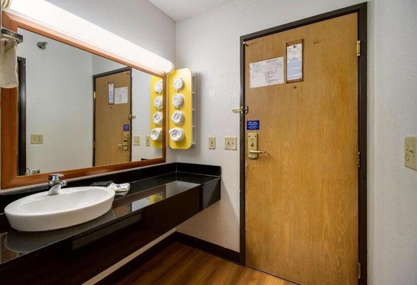 Четырехместный Номер Стандарт, Motel 6 Davenport, Ia