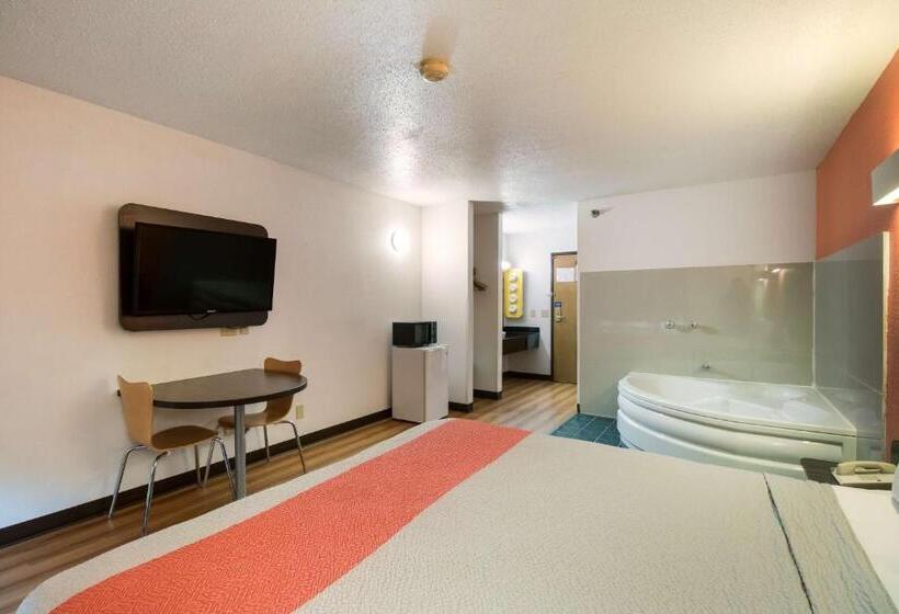 Люкс Кровать Кинг, Motel 6 Davenport, Ia