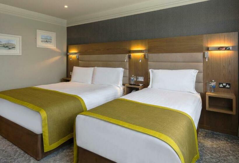 스탠다드 트리플 룸, Bonnington Hotel & Leisure Centre