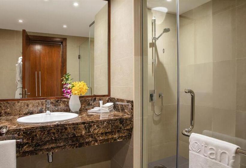 带大床的标准间, Jumeira Rotana – Dubai