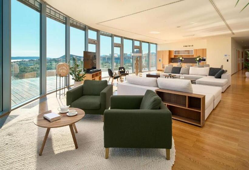 Пентхаус Люкс, Radisson Blu Resort & Spa
