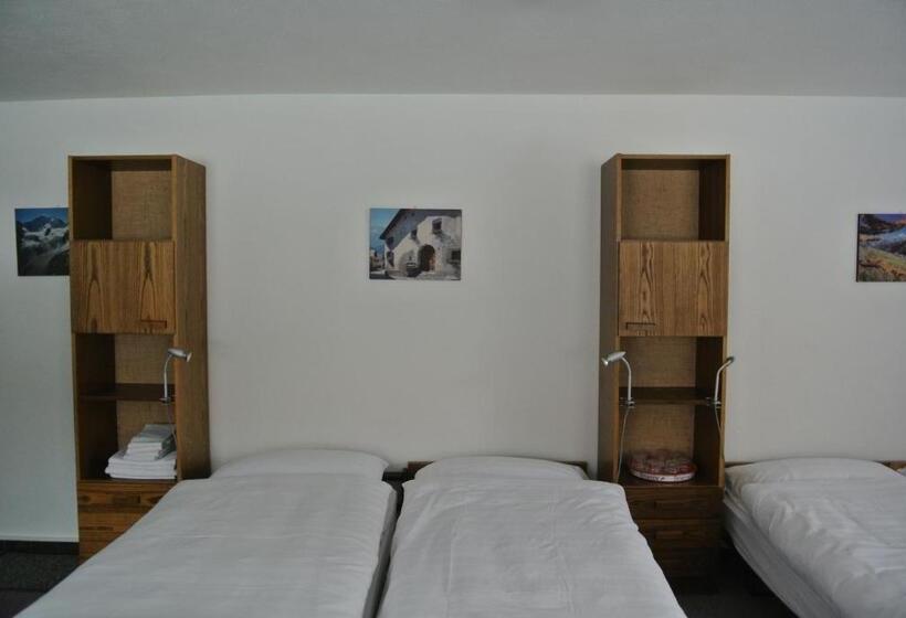 اتاق استاندارد چهارنفره با سرویس بهداشتی مشترک, Sonne St. Moritz 3 Superior