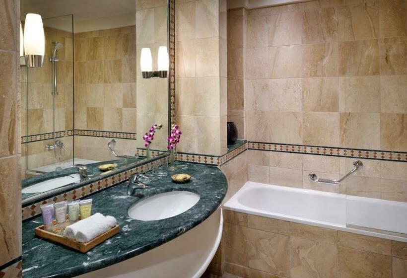 اتاق سوپریور با چشم‌انداز دریا, Mövenpick Resort & Spa Dead Sea
