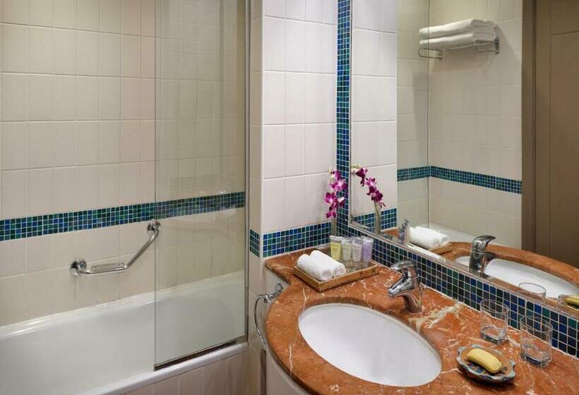Classic Room Double Bed Sea View, Mövenpick Resort & Spa Dead Sea