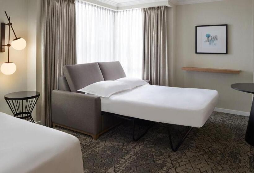 Номер Superior Кровать Кинг, Sheraton Parkway Toronto North Hotel & Suites