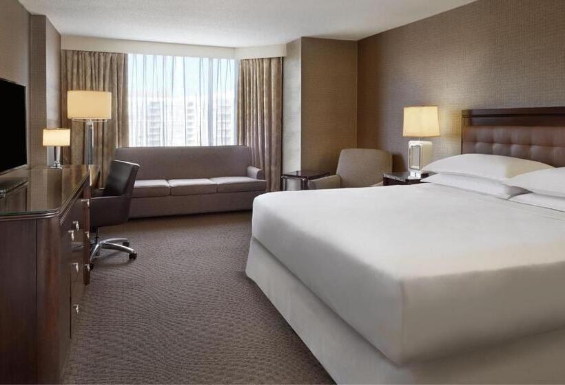 Номер Премиум, Sheraton Parkway Toronto North Hotel & Suites