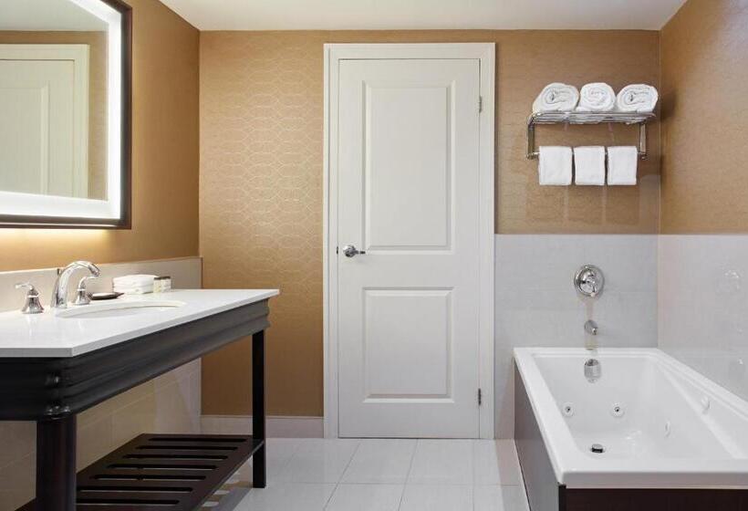 Люкс Премиум, Sheraton Parkway Toronto North Hotel & Suites