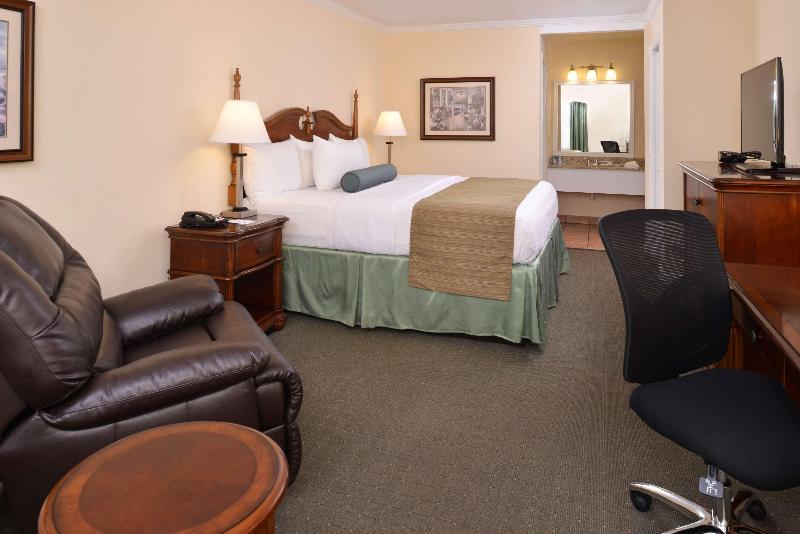 스탠다드 룸 킹사이즈 침대, Best Western Plus Santee Inn