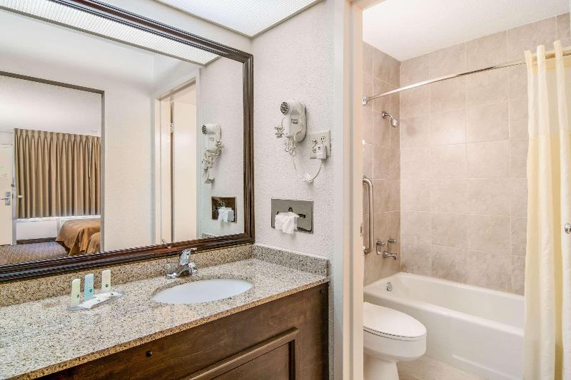 스탠다드 룸, Quality Inn Suwanee I85